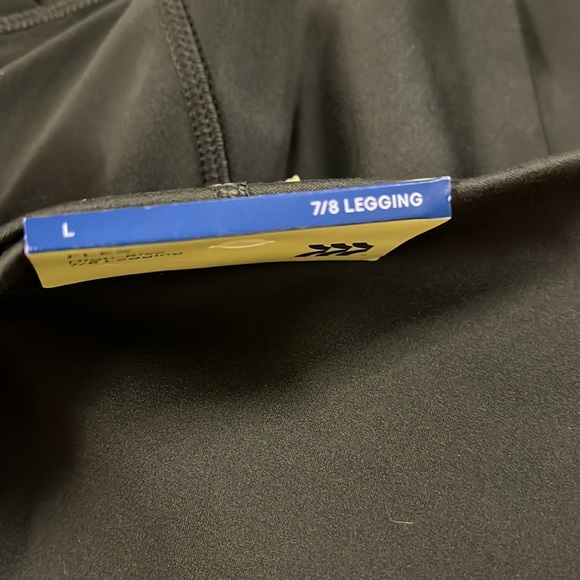 All in motion, high rise, leggings. 1301 - Picture 10 of 10